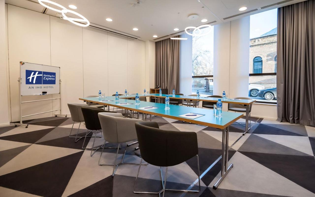 Holiday Inn Express Tbilisi Avlabari By Ihg Esterno foto