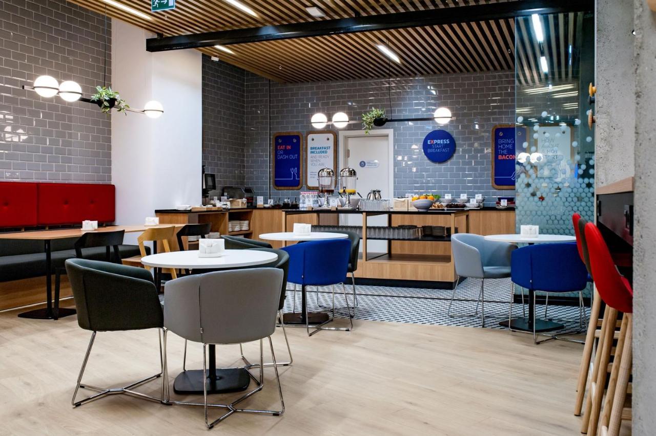 Holiday Inn Express Tbilisi Avlabari By Ihg Esterno foto