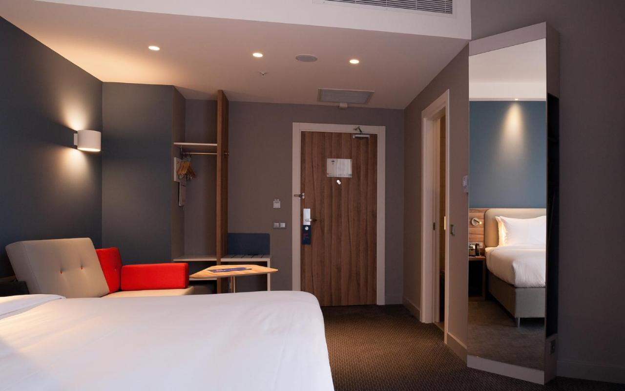 Holiday Inn Express Tbilisi Avlabari By Ihg Esterno foto